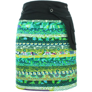 Vendbar knæ-længde nederdel med trykknapper - grønne patch-strimler / blomstret østers
