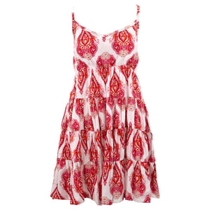 Stufenförmiges Sommerkleid mit rosa Insignien