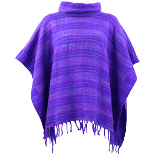 Quadratischer Poncho mit Kapuze – leuchtendes Lila