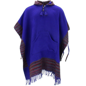 Weicher Tibet-Poncho mit Kapuze aus veganer Wolle – blau dunkelviolett
