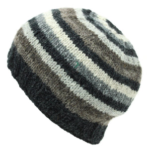 Handgestrickte Beanie-Mütze aus Wolle – Streifen natur