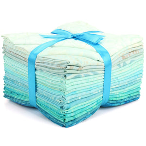 Faisceaux de tissus pré-coupés en batik de coton - gros quart - bleus clairs