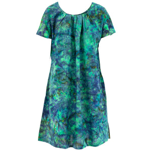 Fließendes Kleid mit Taschenfalten – Batik-Himmel