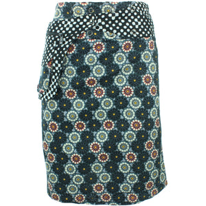 Vendbar knæ-længde nederdel med trykknapper - kalejdoskop / monoprikker