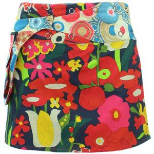 Vendbar mini-nederdel med trykknapper - abstrakt blomstret / hvirvler og kugler