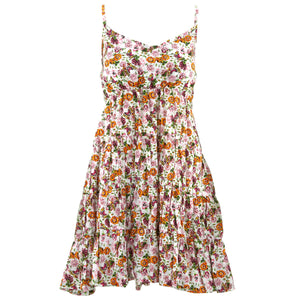 Tief ausgeschnittenes Sommerkleid – zartes Gänseblümchen