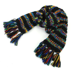 Écharpe en laine tricotée à la main - rayure arc-en-ciel noir sd