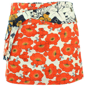 Vendbar mini-nederdel med trykknapper - blomstret / japansk blomstret