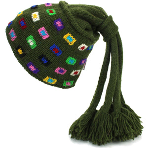 Bonnet à pompons en tricot de laine - vert carré