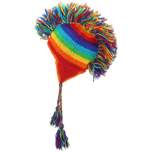 Wollgestrickte „Punk“-Mohawk-Mütze mit Ohrenklappen – Regenbogenstreifen