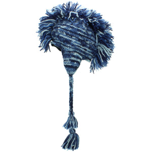 Chapeau de bonnet à oreillettes mohawk 'punk' en tricot de laine - teinture spatiale bleue