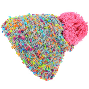 Graue Beanie-Bommelmütze für Kinder mit Regenbogenfleck – rosa Bommel