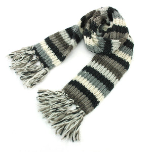Écharpe en laine tricotée à la main - rayure naturelle