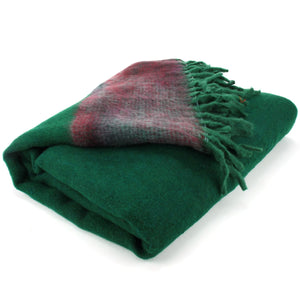 Schaldecke aus tibetischer Wollmischung – Grün mit kastanienbrauner und grauer Rückseite