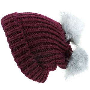 Chunky Knit Beanie Hat med to imiterede pelsbobler - Mørkerød