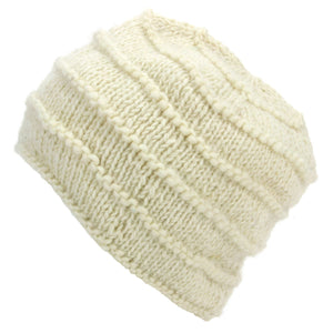 Handgestrickte Beanie-Mütze aus Wolle – schlichtes Creme