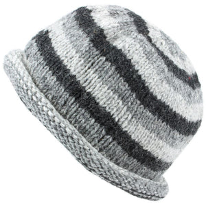 Bonnet en grosse laine tricotée avec bord roulé - Gris